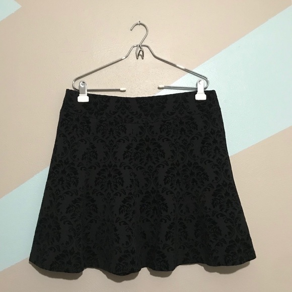 J. McLaughlin Dresses & Skirts - J. McLaughlin Black Lily 8 Panel Fit + Flare Skirt